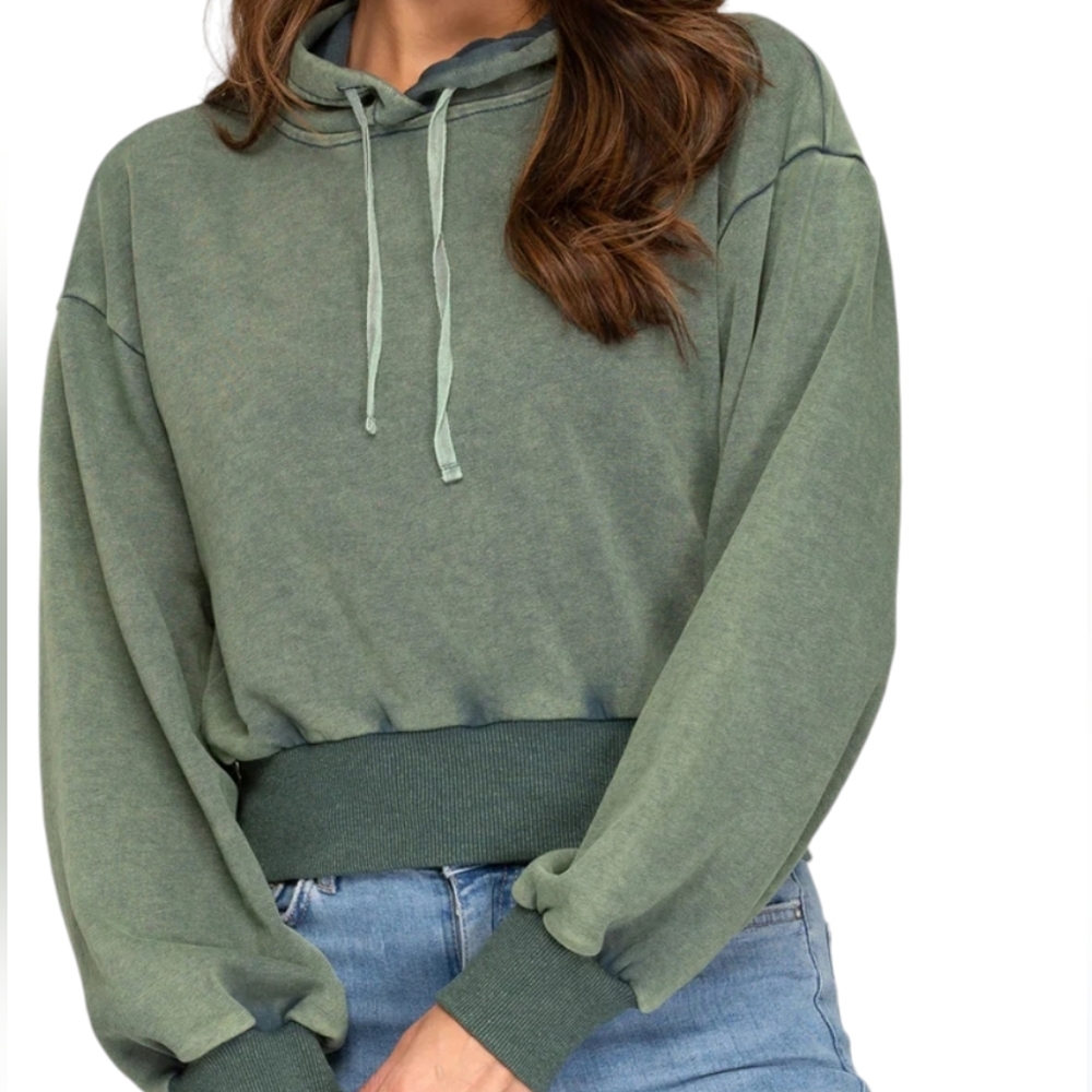 She + Sky Green Long Sleeve Cropped Pullover Hoodie